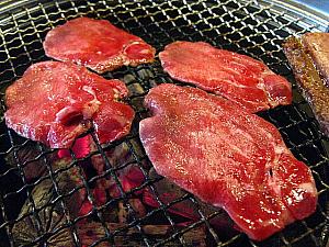 日本では焼肉の定番、牛タン！コレがないと始まらないって人も多いのでは？！