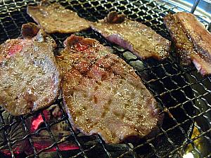 日本では焼肉の定番、牛タン！コレがないと始まらないって人も多いのでは？！