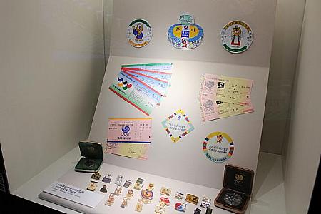 1988年ソウルオリンピックや2002年日韓共催Ｗ杯の展示も。熱狂的な盛り上がりの記憶が甦るような資料の数々。