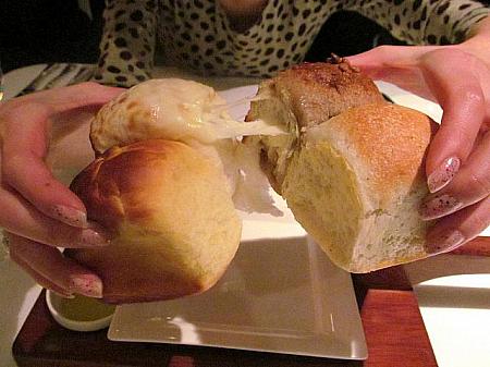４つの味が楽しめるパン！チーズのパンはチーズがとろ～り^^温かくて柔らか～い