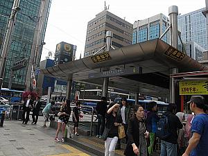地下鉄４号線ミョンドン（明洞・Myeongdong：424）駅６番出口を出て、