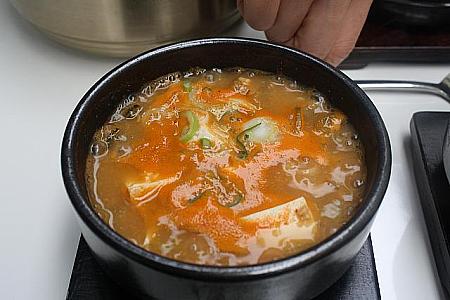 濃厚な韓国味噌の味がきいているテンジャンチゲ。
