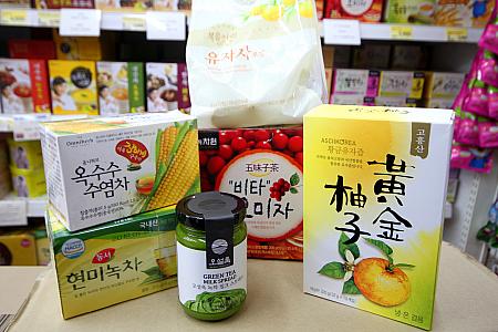 人気のお茶は柚子茶をはじめ五味子茶、玄米緑茶、トウモロコシのヒゲ茶など。