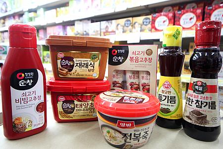 いろんな韓国味噌、エゴマ・ゴマ油に手軽に食べられるお粥も人気！