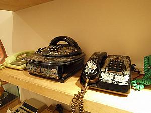 韓国らしい重厚なデザインの電話
