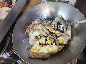 こちらが目玉焼きとプルコギご飯！