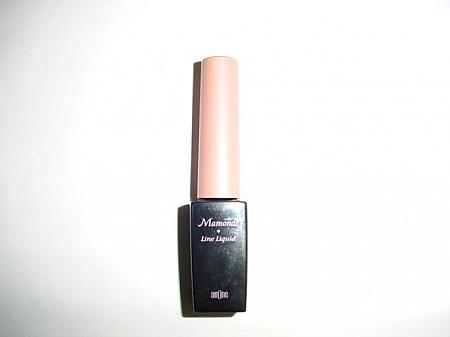 アイライナー（黒）：アモーレ化粧品「Mamonde Line Liquid」