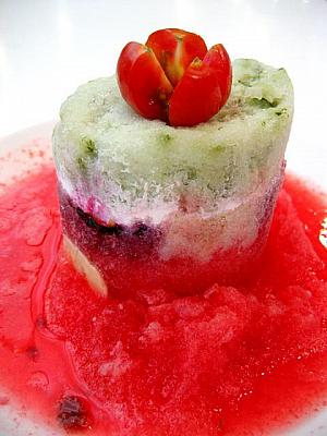 ２．｢Ice berry｣のタワーピンス：見た目も涼しげでおしゃれ。さっぱりとしていてのども体も潤って、これぞ夏にぴったりのピンス。
