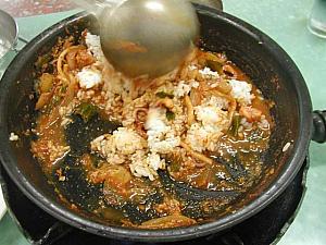 釜山の名物料理「ナッチポックン」