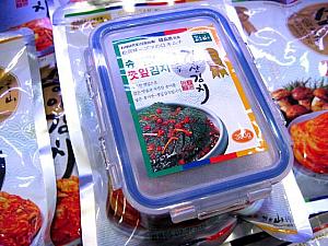 ケニッキムチ300 g7,000ウォン日本人にも人気のゴマの葉のキムチ。もちろんこれも松茸風味。