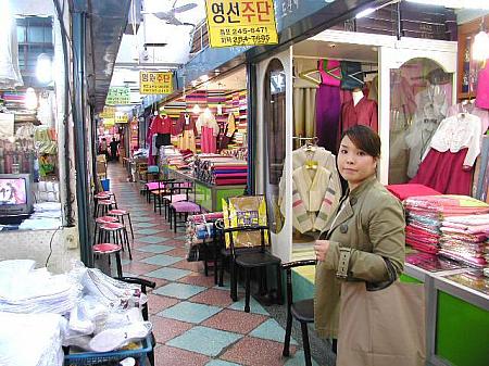 釜山・国際市場の２階を探索してみよう！