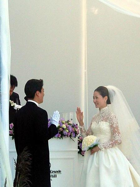 芸能人の結婚式に潜入！芸能人