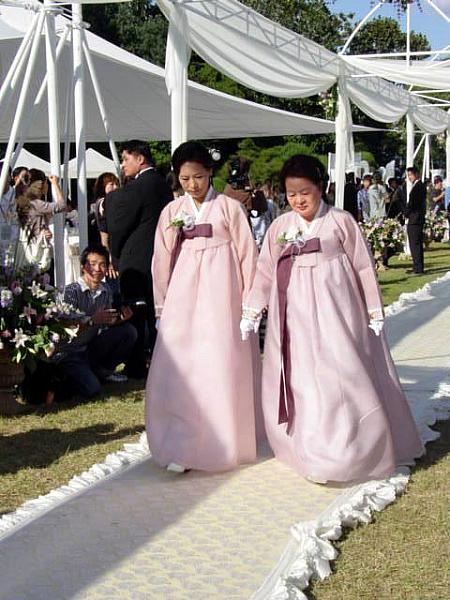 芸能人の結婚式に潜入！芸能人