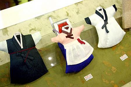 ☆携帯カバー：３５.０００ウォン韓国の伝統服｢韓服（ハンボッ）｣の携帯カバー。