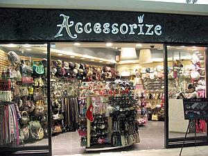 アクセサリーだけでなく帽子やバッグも売っている「Accessorize」