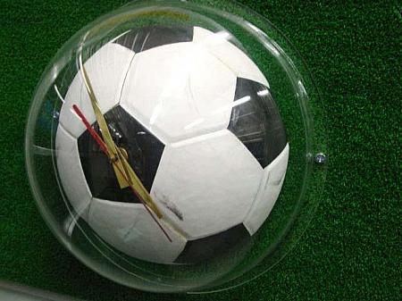 地下鉄２号線・サッカーテーマ列車「夢見るグラウンド」２００２