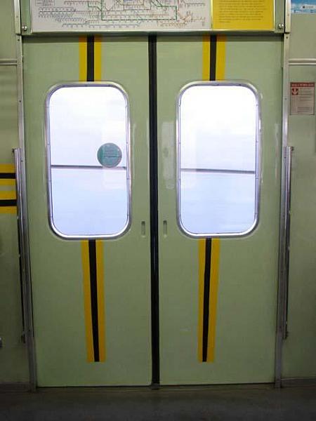 地下鉄２号線・サッカーテーマ列車「夢見るグラウンド」２００２