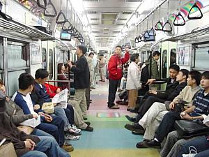 地下鉄２号線・サッカーテーマ列車「夢見るグラウンド」２００２