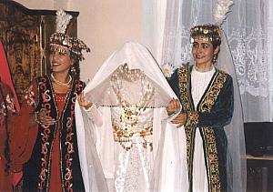 ↑ウズベキスタン
民俗歌舞団