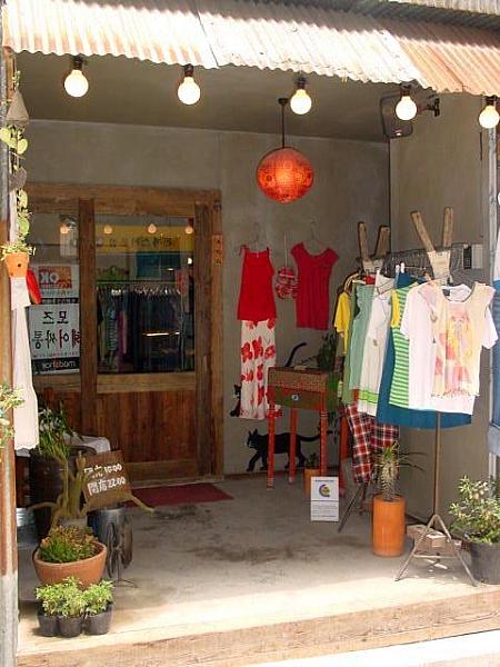 明洞のお店チェック！～「異色衣」と「Trunk」
