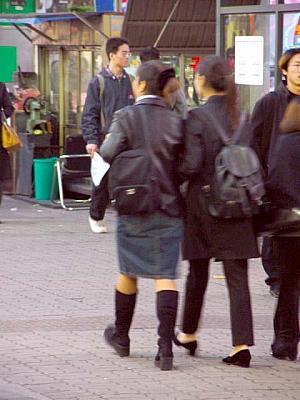 写真で見る江南駅周辺ファッションチェック！【２００２年１０月】 10月の服装１０月の服装