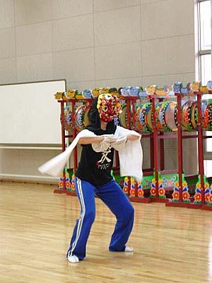 韓国の伝統舞踊に挑戦！