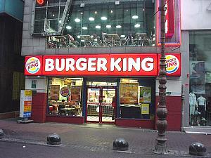 ＜バーガーキングも準備中。＞