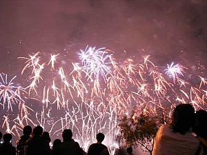 晩秋の夜空を彩るソウルの花火大会（２００５年）