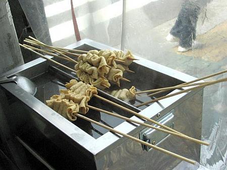 屋台の食べ物も温かいものに変わりました