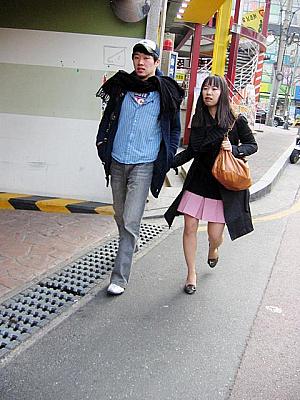 ブルーとピンクがさわやかなカップル