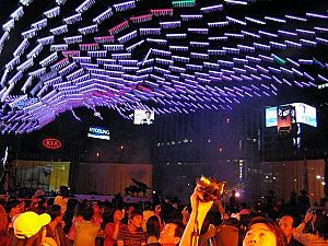 ソウル市長の挨拶が終わり、「デジタル宮殿」に灯りが 
