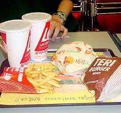 これ全部で6800ウォン。 -明洞･ロッテリアにて