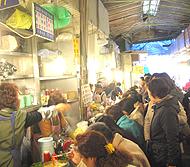 南大門市場の一角にて市場ご飯を満喫〜！ -南大門