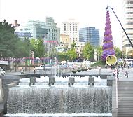 久々の清渓川。見慣れないオブジェが〜？！あれは？！ -清渓広場