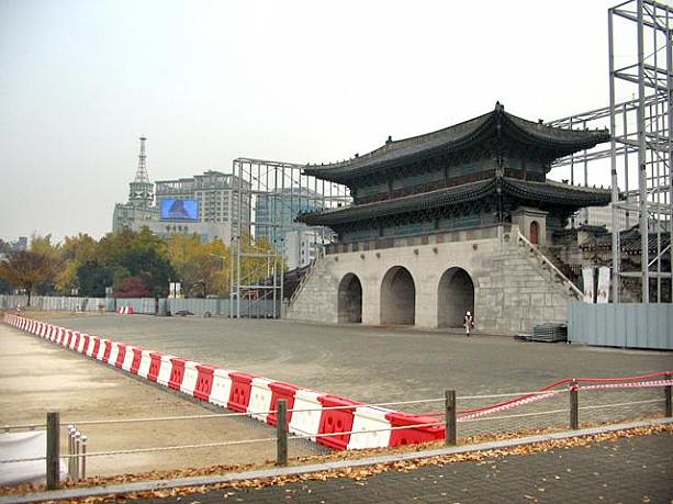 こんなふうに、近くには寄れなくなってしまいました〜