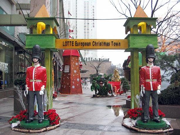 こちらは明洞のロッテ百貨店のお隣。毎年クリスマスの時期にあわせていろいろなディスプレイがされるこの場所に行ってみると、今年もクリスマスモードになっていました〜！