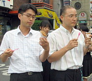 食後のこんな時間が楽しいんだよなぁ〜。歩きながらのデザートタイム！ -大学路