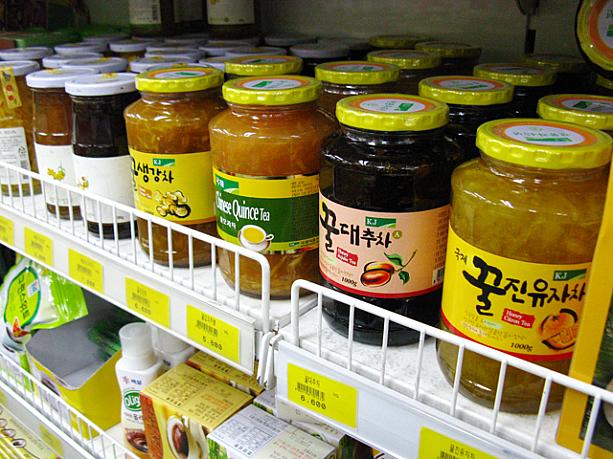 柚子茶の他にも、お湯に溶かすだけで美味しくいただけるお茶にはいろんな種類が。柚子茶は最もポピュラーでおススメだけれど、いろいろある中からお気に入りを見つけるのも楽しそう＾＾