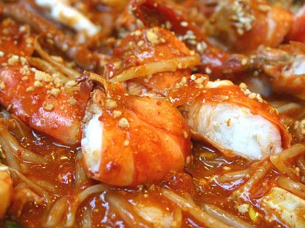 プリプリのエビも入ってます〜。辛い料理で寒さを乗り切ってみてはいかがでしょう？！
