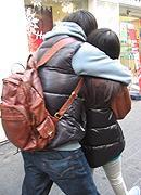 瞬間的に抱き合ってるみたい！？いえいえ、このまま歩いていました＾＾；