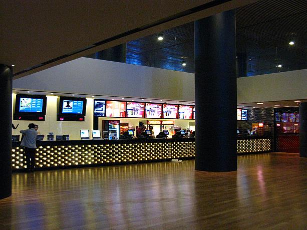 ちょうど半年前にビルができた頃はまだオープンしていなかった映画館「CGV」も、数ヶ月前にオープン！最新の設備はもちろん、大きなスクリーンや広々とした造りが評判の映画館になっているみたい。入口は5階です！