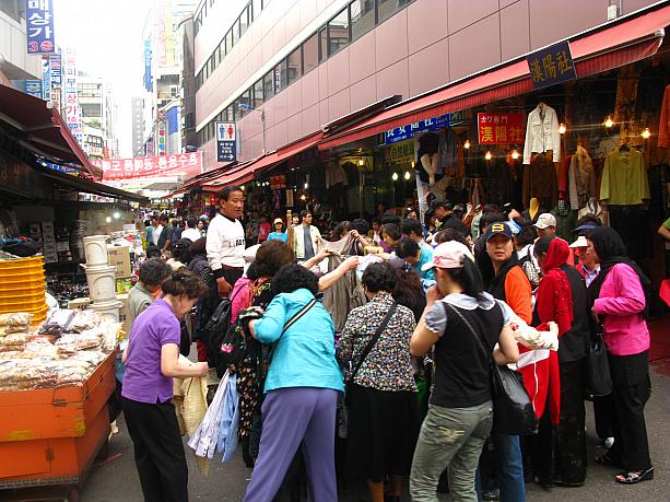 その中でも、ひときわ人の集まっている露店が・・・！？