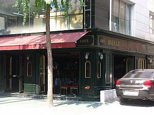 こちらは以前からこの通りにあるカフェたち。左から「cafe★（ピョル）」、「A PRIORI THE」、「CAFE MARLY」
