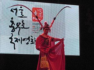 中国国内でとても有名な婺劇俳優が演じているだけあって見ごたえのあるステージでした。