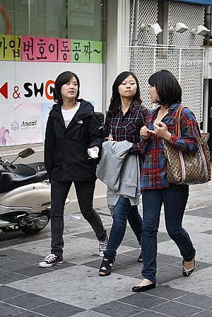 写真で見る釜山ファッションチェック！【２００９年１０月】 釜山大学 ファッションチェック ブーツ レギンス １０月の服装10月の服装