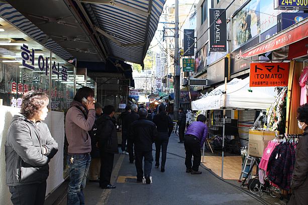 国際市場の射撃場火災現場へ行ってきました。今回の事故で亡くなった方へプサンナビ一同、ご冥福をお祈りいたします。