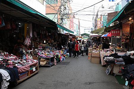 富平市場にある通りはこんな感じです。