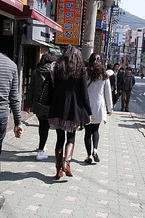 写真で見る釜山ファッションチェック！【２０１０年３月】 釜山大学前 釜山のファッション情報 ３月の服装3月の服装