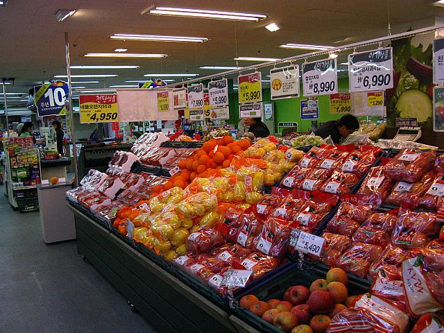 今年はイチゴが不作でお値段高め でも よーく探せばお手頃価格のも ソウルナビ