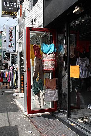 写真で見る釜山のファッションチェック！【2010年8月】 プデアッ 流行ショップ釜山大学